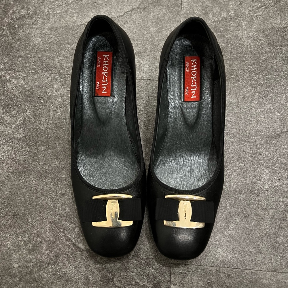 Ferragamo (resoled) black leather heels size 8